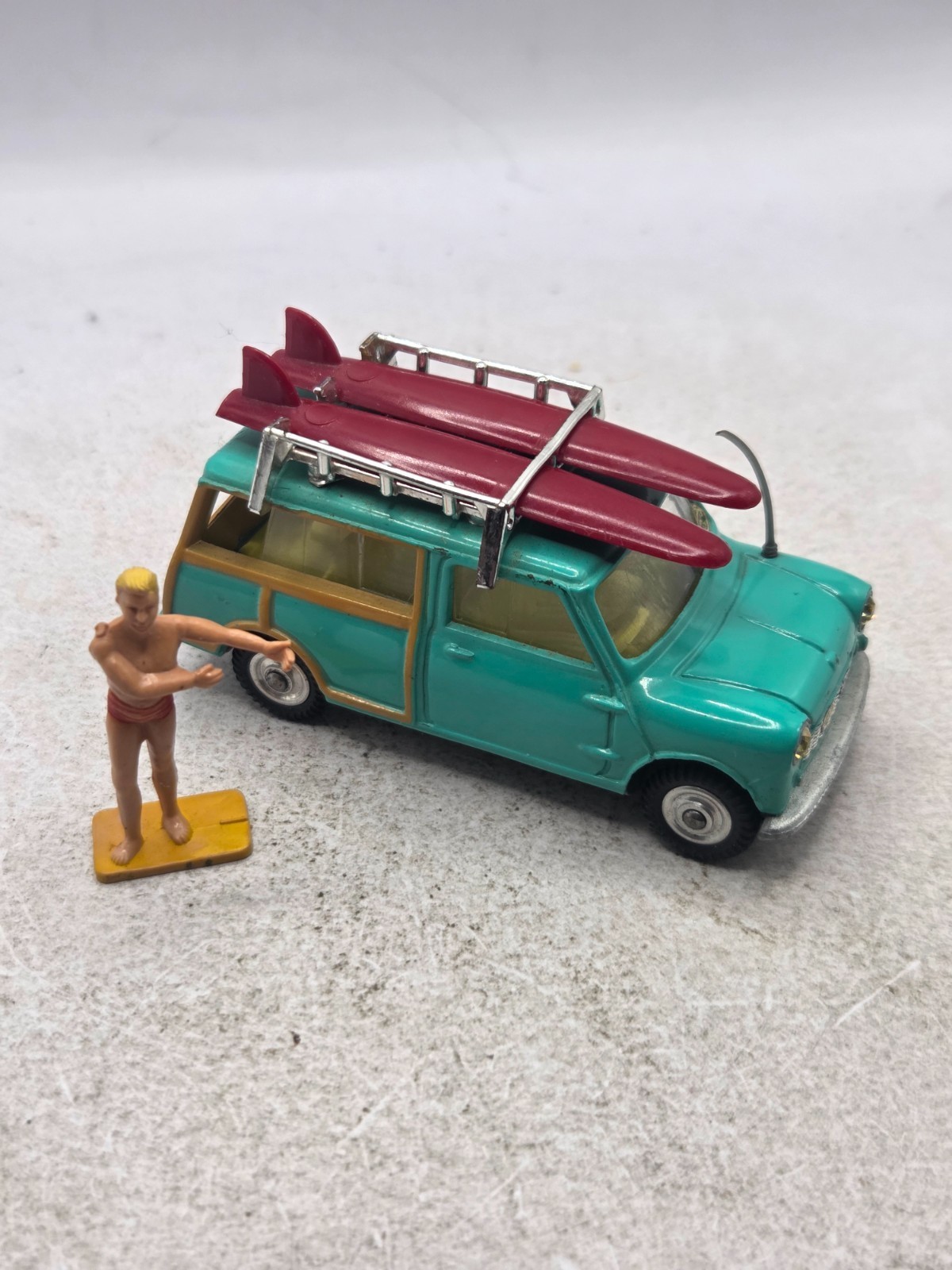 Austin Mini Countryman Surf - Corgi 1/43 - Miniature Métal Montée - NEUVE