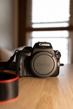 Canon EOS Rebel SL1 DSLR Camera  50mm f/1.8 Lens Kit w/ 2 Batteries  Charger