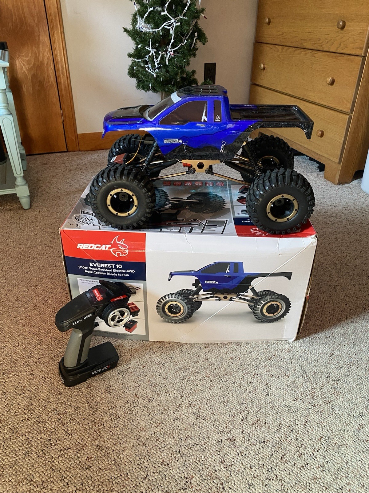 Redcat Everest 10 1/10th Scale, RC Rock Crawler, 4WD Ready To Run Barely Used