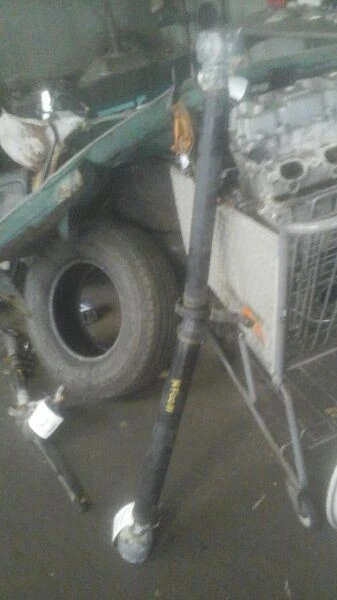 2010 AUDI A5 REAR DRIVE SHAFT 4.2 LITER AUTOMATIC TRANSMISSION FIT 08-12 AUDI S5 - Image 3 of 4