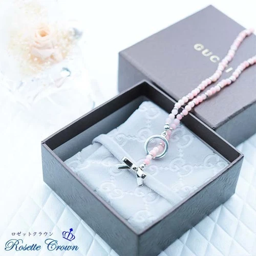 Collana con ciondolo nastro Gucci