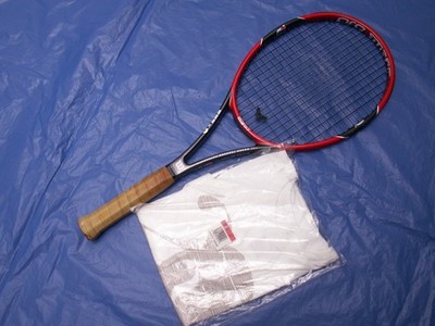 Wilson Pro Staff RF97 Roger Federer Autograph V10 Tennis Racquet + RF20 T-Shirt