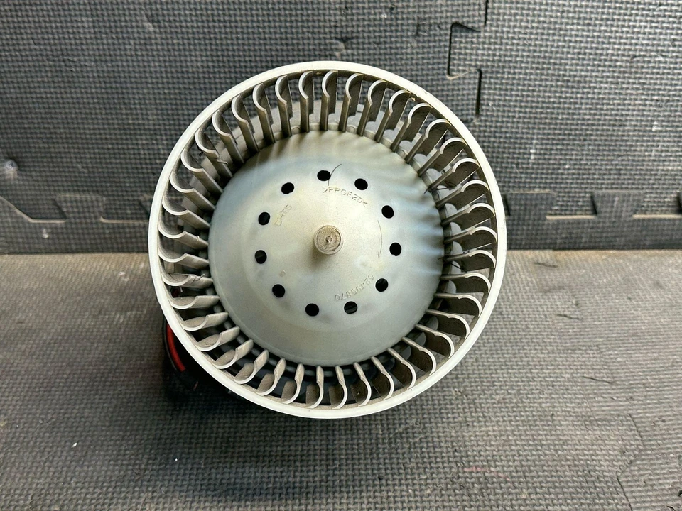 2005 Chevrolet Silverado 2500HD 6.0L Blower Motor 04 05 06 07 08 OEM 52408152 Foto 2 de 4