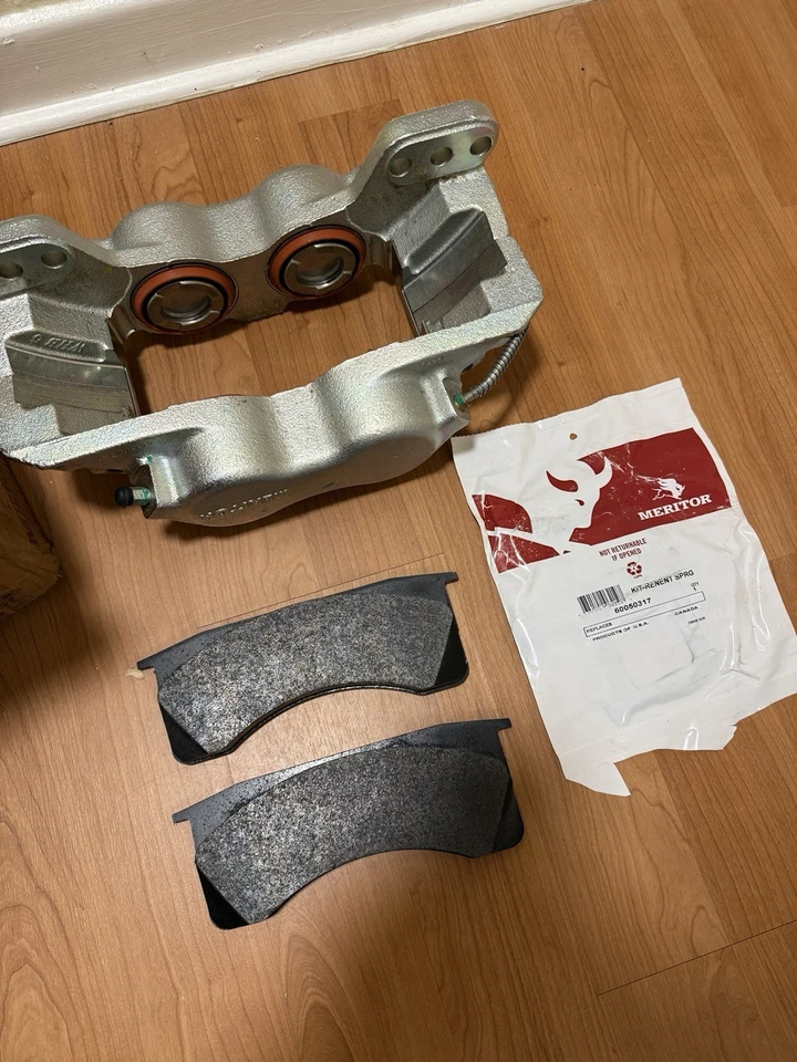 Nova pinça de freio dianteira Meritor Navistar fabricante de equipamento original 3821734c91 Ford 9C4Z-2B121-D - Imagem 2 de 4