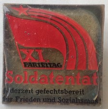 Abzeichen DDR NVA Soldatentat XI. Parteitag jeder Zeit gefechtsbereit für Friede