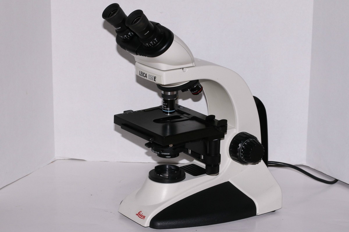 Leica CME Microscope with 3 Objectives, Model 1349521X