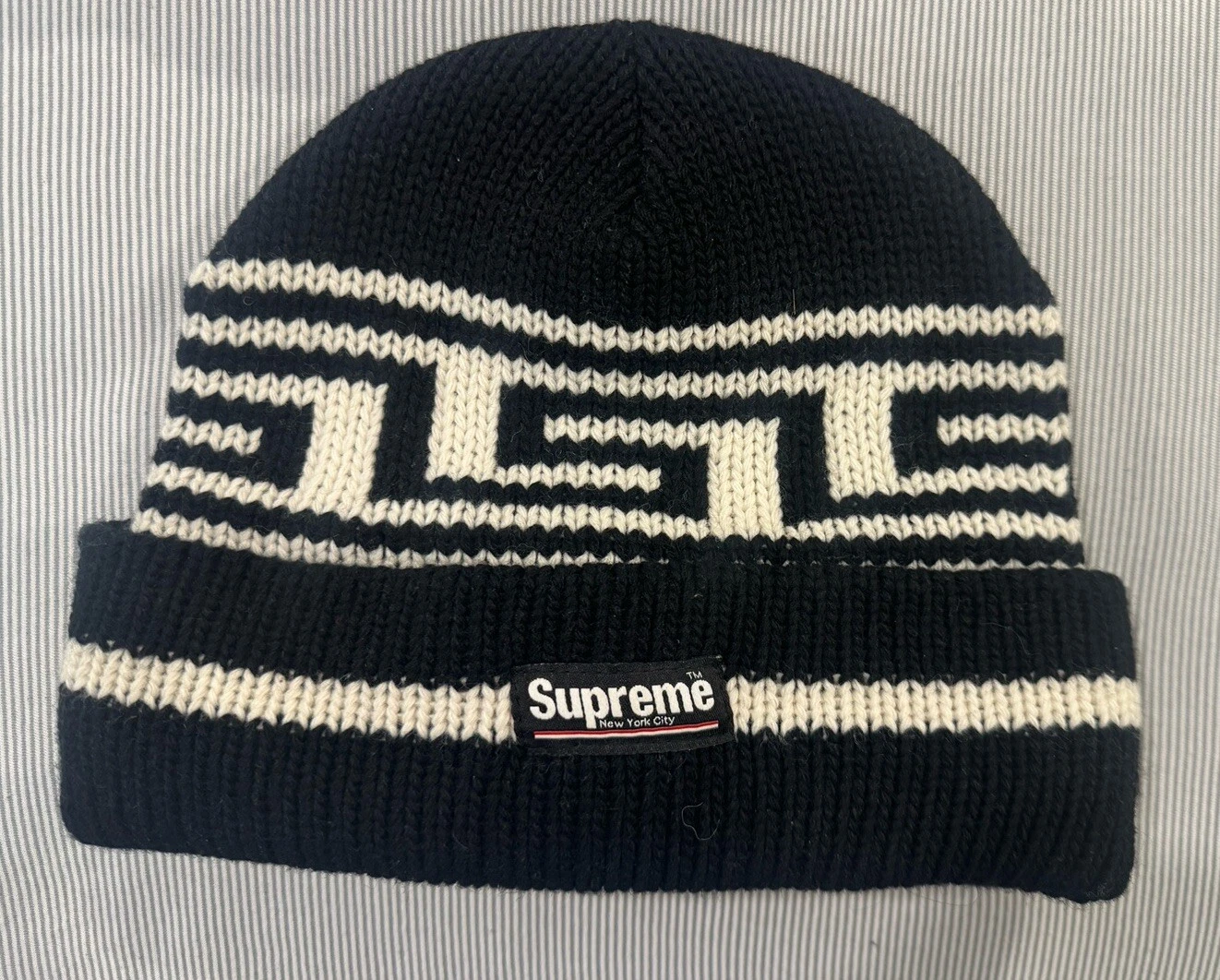 Bonnet en laine chiffon clé grecque Supreme Meandros