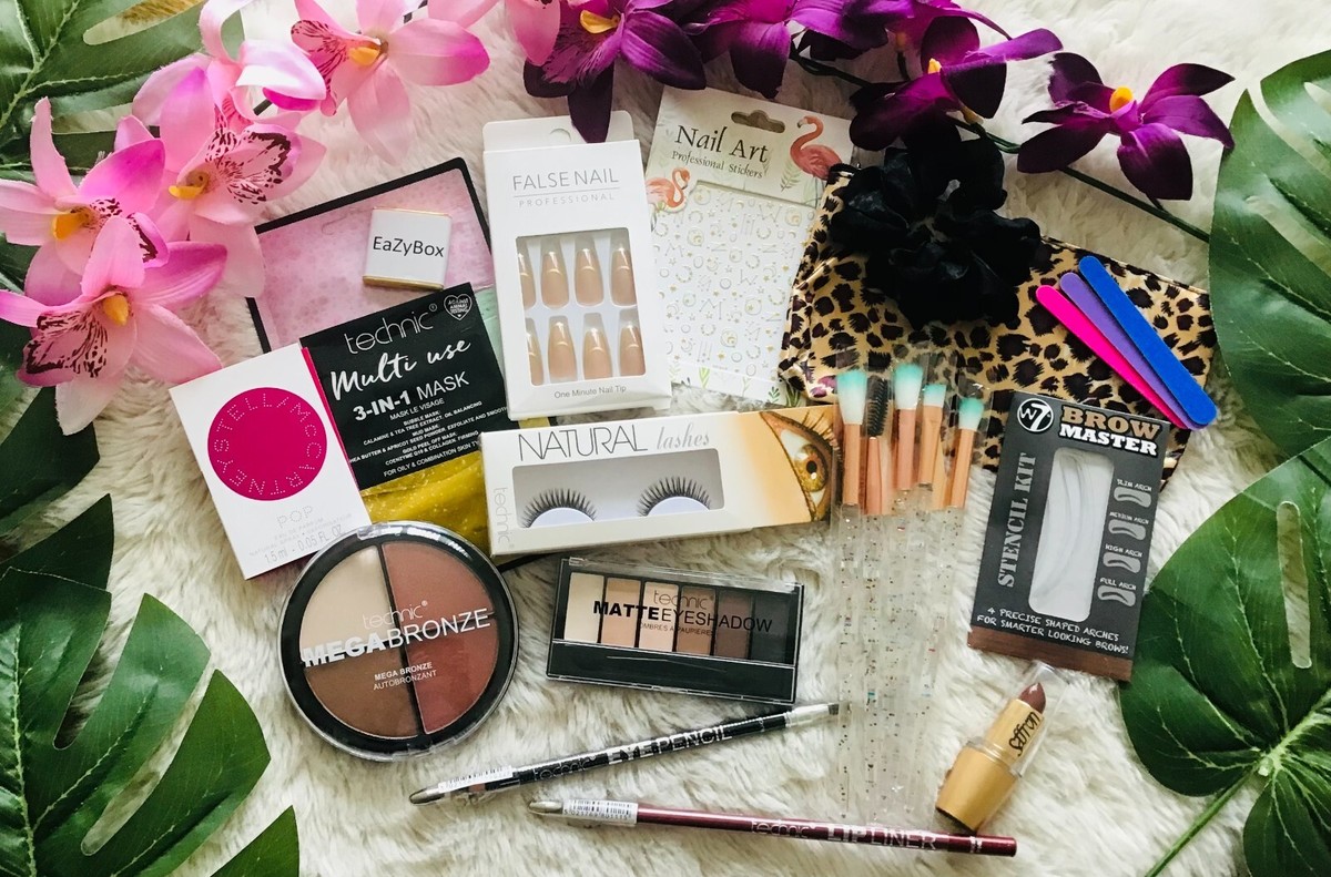 Make up box for Teen Girl Beautiful gift Birthday Hen do party ALL