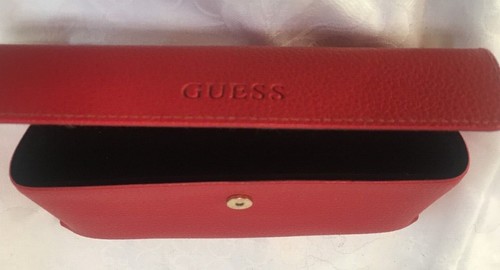 GUESS Estuche Rojo Gafas de Sol Anteojos Imitación Cuero Auténtico A Presión 6 1/2" Usado en Excelente Condición - Imagen 3 de 3