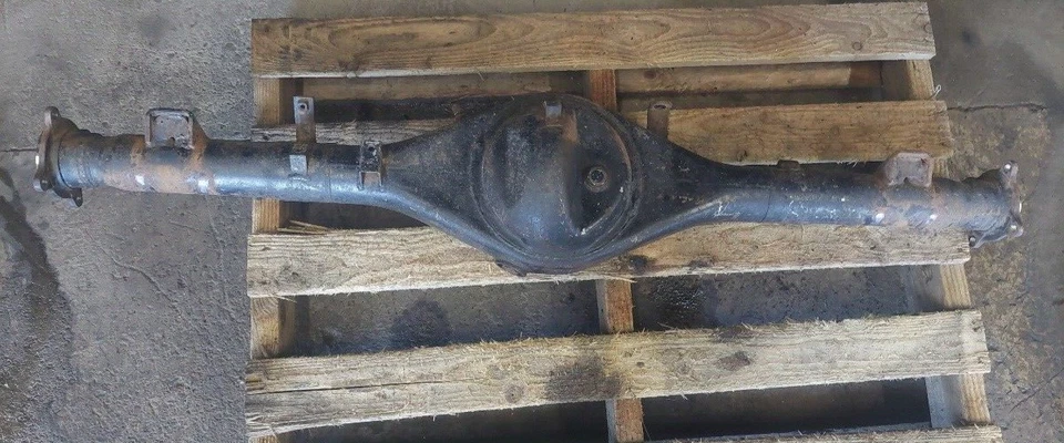 Camioneta Toyota 1986-1988 4x4 eje trasero carcasa desnuda Foto 3 de 4