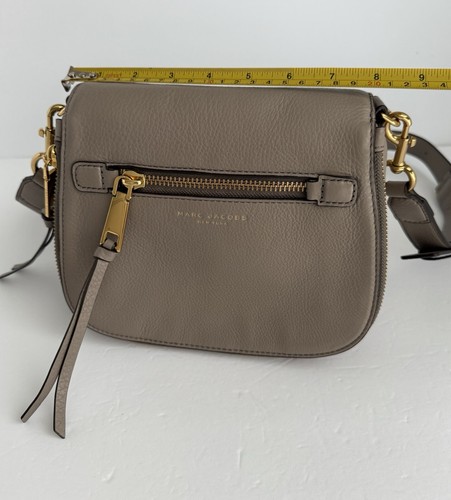 $450 Marc Jacobs crossbody Bag Nomad Pebbled Leather saddle shoulder - Exellent - Picture 19 of 23
