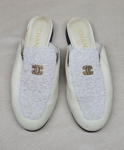 CHANEL WHITE SANDALS SIZE 36 EU