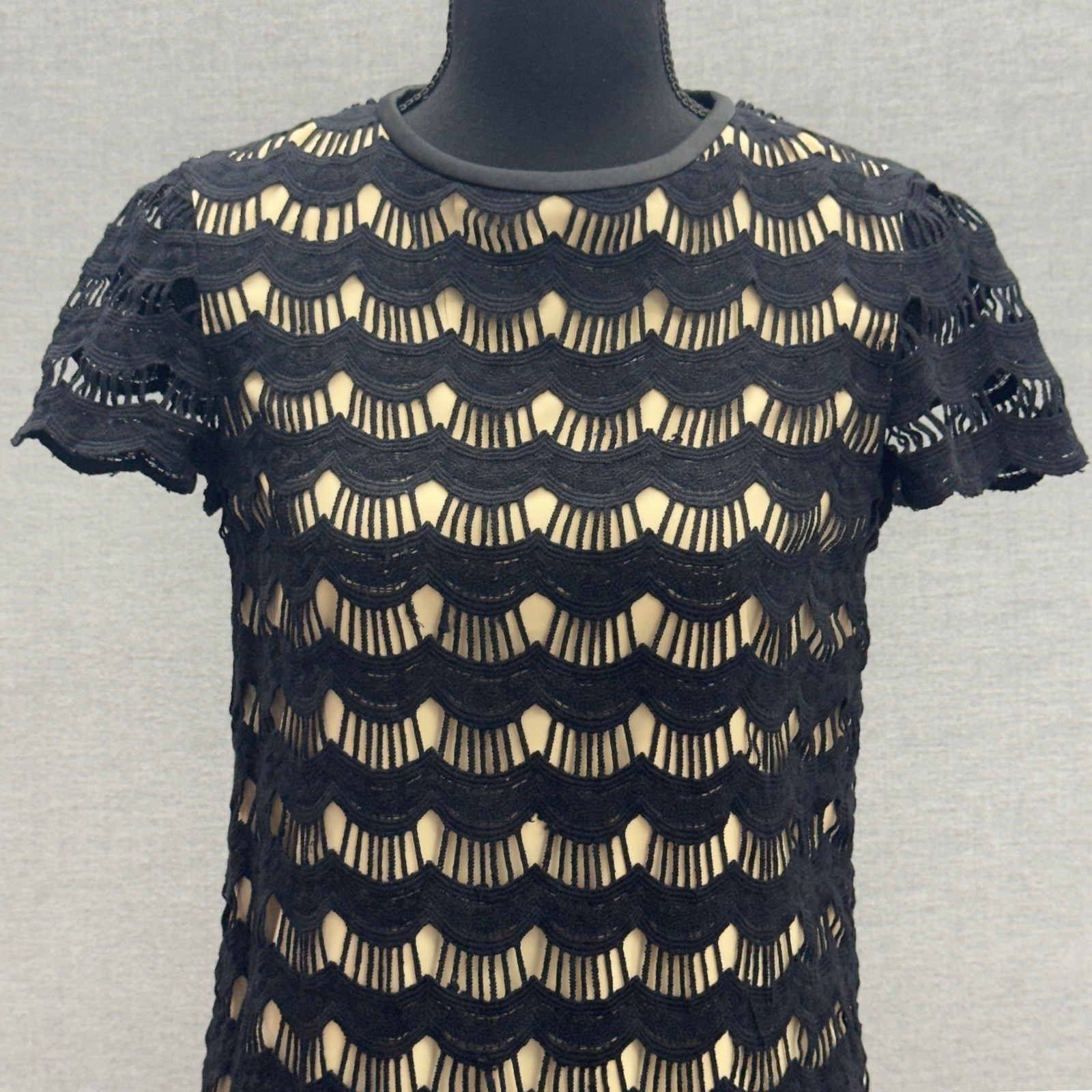 Kate Spade NY Black Scallop Lace Sheath Dress Crochet Overlay Size 00 thumbnail 3