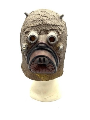 Lucas Film Vintage 1994 STAR WARS TOSKEN RIDER CESAR MASK RARE, WITH TAG IS