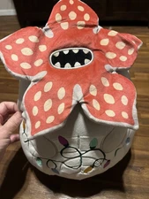 STRANGER THINGS Demogorgon Squishmallow 12” with Christmas Lights Season 5 NWT!!
