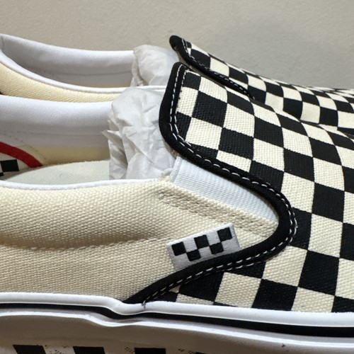 VANS - Classic Slip-On Checkerboard Shoe (Black / Off White) - Mens Sz 10 - Picture 3 of 10