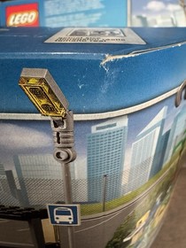 4 LEGO CITY: Build My City Accessory Set 40170