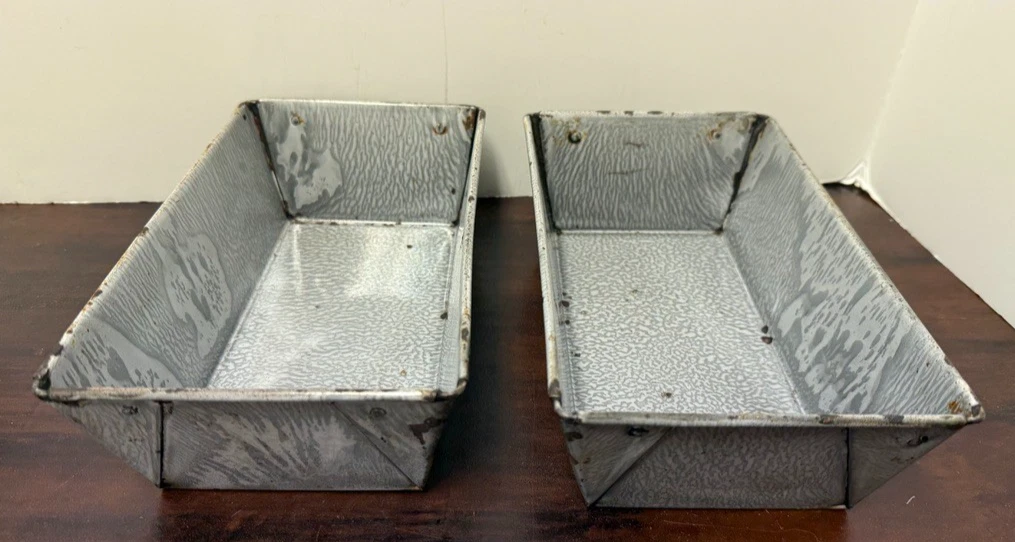 Enamelware Grey Gray Loaf Pans Set of Two 9.5" x 5.25"
Opens in a new window or tab