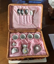 Barnes  Noble Spring 2001 Miniature Lemonade Set with Basket