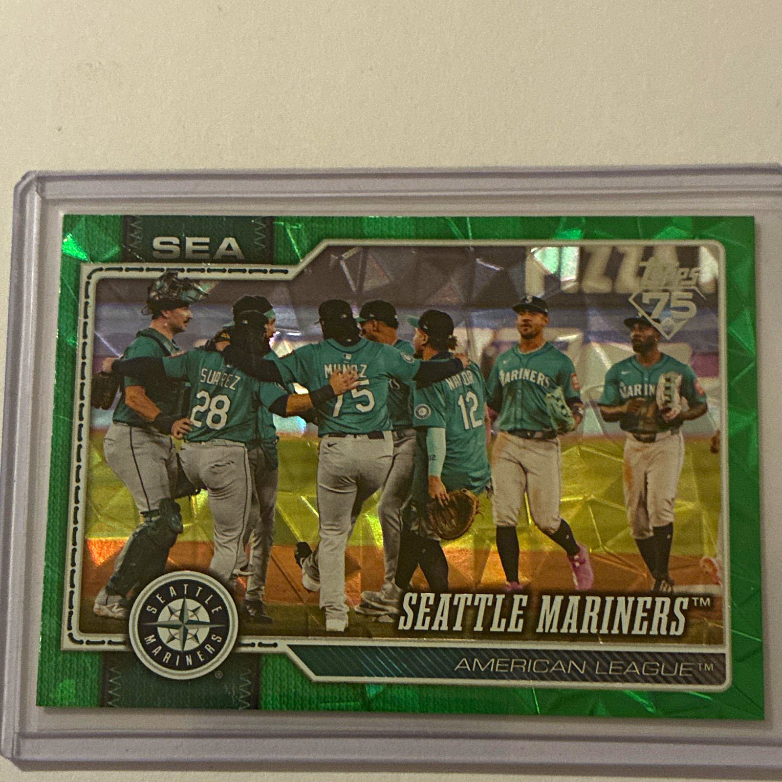 Topps 2026 Series Two Seattle Mariners Team Card #525 Green Foil /99