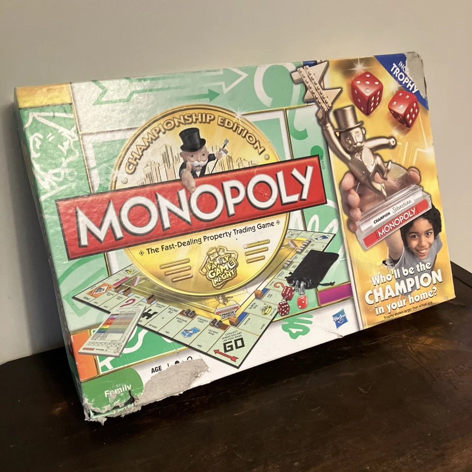 Monopoly Championship Edition 2009 Hasbro  Trophy Fast Paced - Image 2 of 4