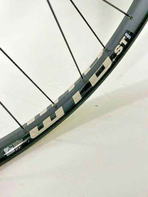 WTB ST i29 TCS 27.5 plus Front Wheel w/Oval 110x15mm TA 32h 6 bolt