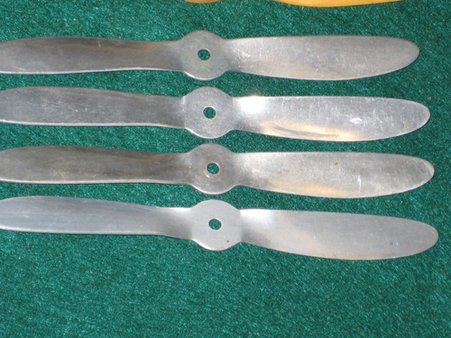 8 VINTAGE K&B INFANT 020 WOOD & METAL 5" PROPS 1/4A GLOW MODEL AIRPLANE ENGINE - Picture 3 of 3