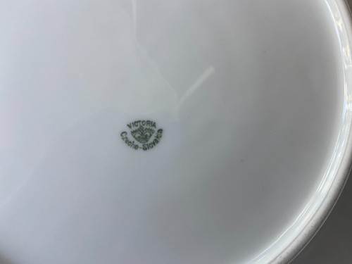 4 Victoria Czechoslovakia Dinner Plates Roses Pattern 9 7/8" EUC - Picture 4 of 4