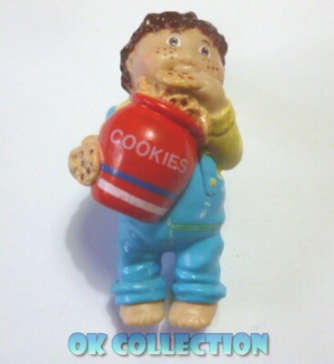 CABBAGE PATCH KIDS Figur PVC 6 cm - ER MIT KEKSEN (China 1984) 164