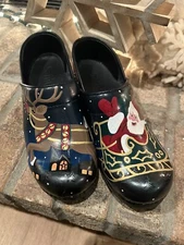 Santita Hand Painted Christmas Clog Size 38