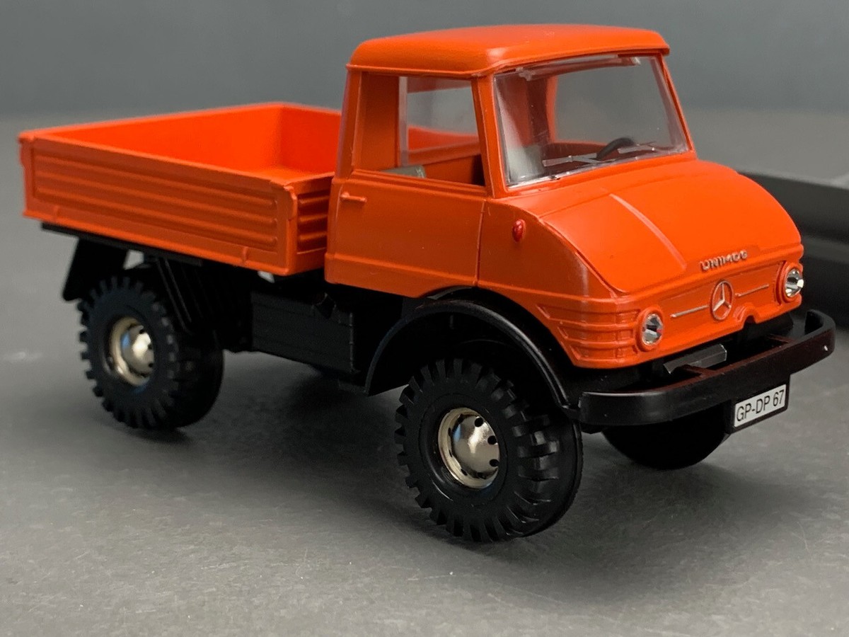 Märklin 18310 Diecast 1/32 Gauge 1 Unimog Truck W/Accessories 150