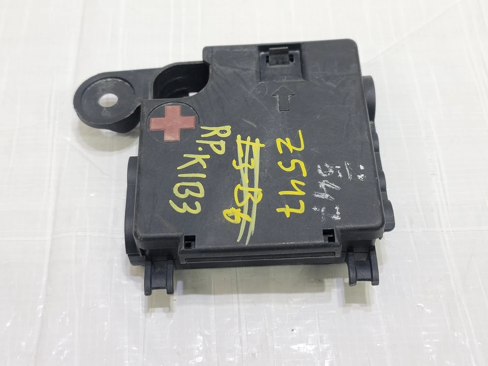 Audi S4 A4 2009-2012 batería terminal positivo caja de conexiones OEM 8K0937517A Foto 3 de 4