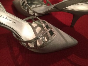 adrianna papell wedding shoes