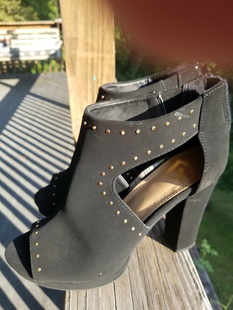 Women's High heels size 7 black and gold by Report | eBay