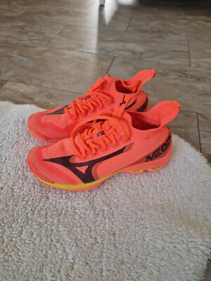 Mizuno Wave Lightning Neo 2 In der Größe 42
