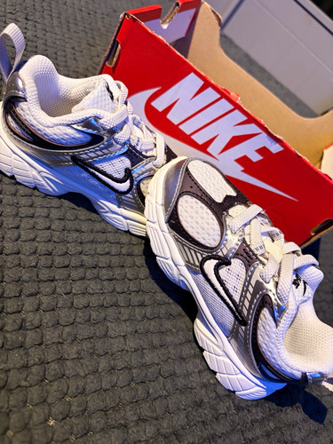 Nike V5 Rnr — Toddler UK 5.5 ✨
