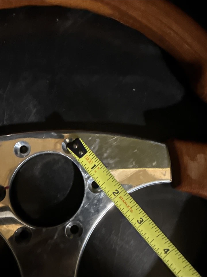 Coche clásico vintage madera 13 1/2” volante ayuda con el montaje, ¿por favor? Foto 3 de 4