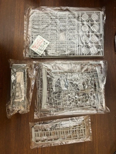 Dragon Sd.171 Panther A Early Type (Italy 1943/44) Model Kit 6160 1/35 - Immagine 3 di 3