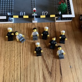 LEGO CITY 7743 & 7744 Police Headquarters 100% Complete w/Minifigures & Manuals