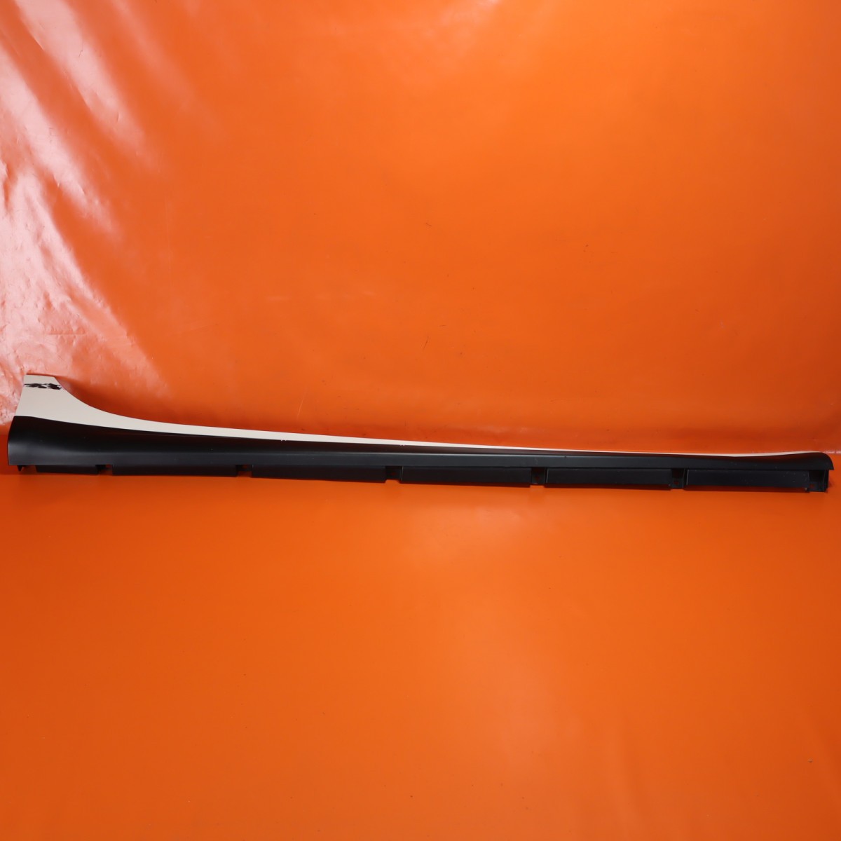 MASERATI GHIBLI ROCKER MOLDING RIGHT PASSENGER 2014 2015 2016 2017 670010791 OEM