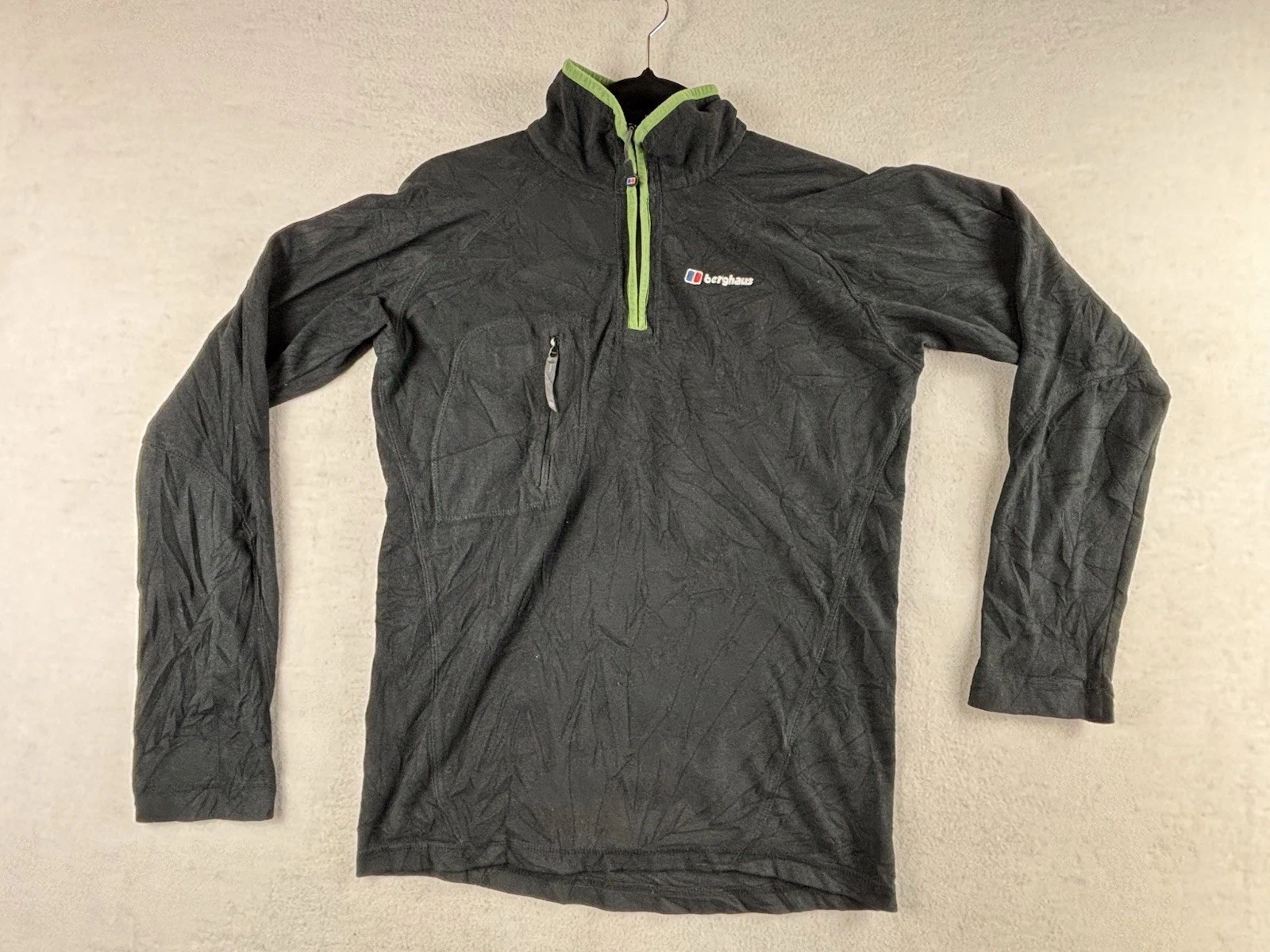 Berghaus 1/4 Zip Polartec Top Size S Men’s Black Base Layer
