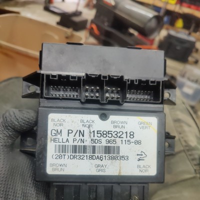   2007-2014 Cadillac Escalade Seat Memory Control Module BCM 15853218