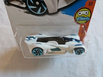 2017 Hot Wheels FUTURISMO White ?/365 GREAT CARD Digital Circuit