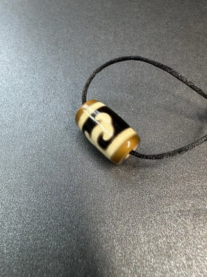 Tibetan Dzi Style Barrel Bead Pendant | Black & Ivory Ruyi Pattern Agate Bead |