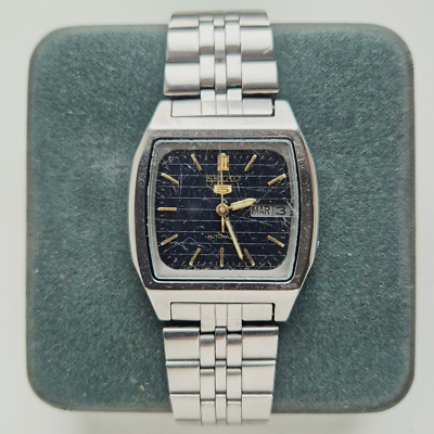 Vintage Seiko 7009-5860 A1 Automatic 21 Jewels Day Date Bar Shape