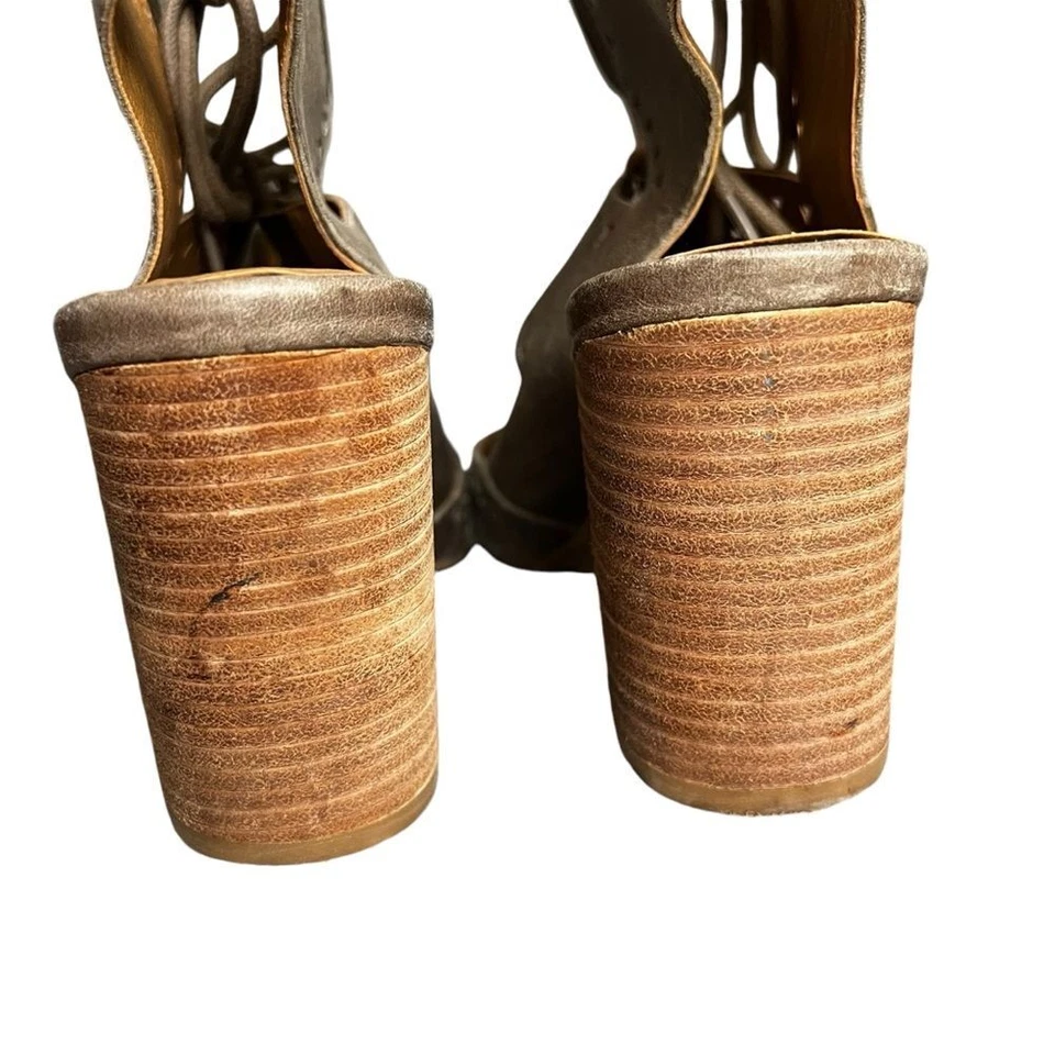 Tacón Lucky Brand Tafia para mujer talla 8 38 recortes geométricos láser con cordones bronceado Foto 4 de 4