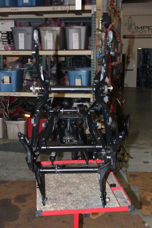 Chasis cuadro principal Triumph Rocket III Touring 2009 solo piezas STRAIGHT BOS Foto 4 de 4