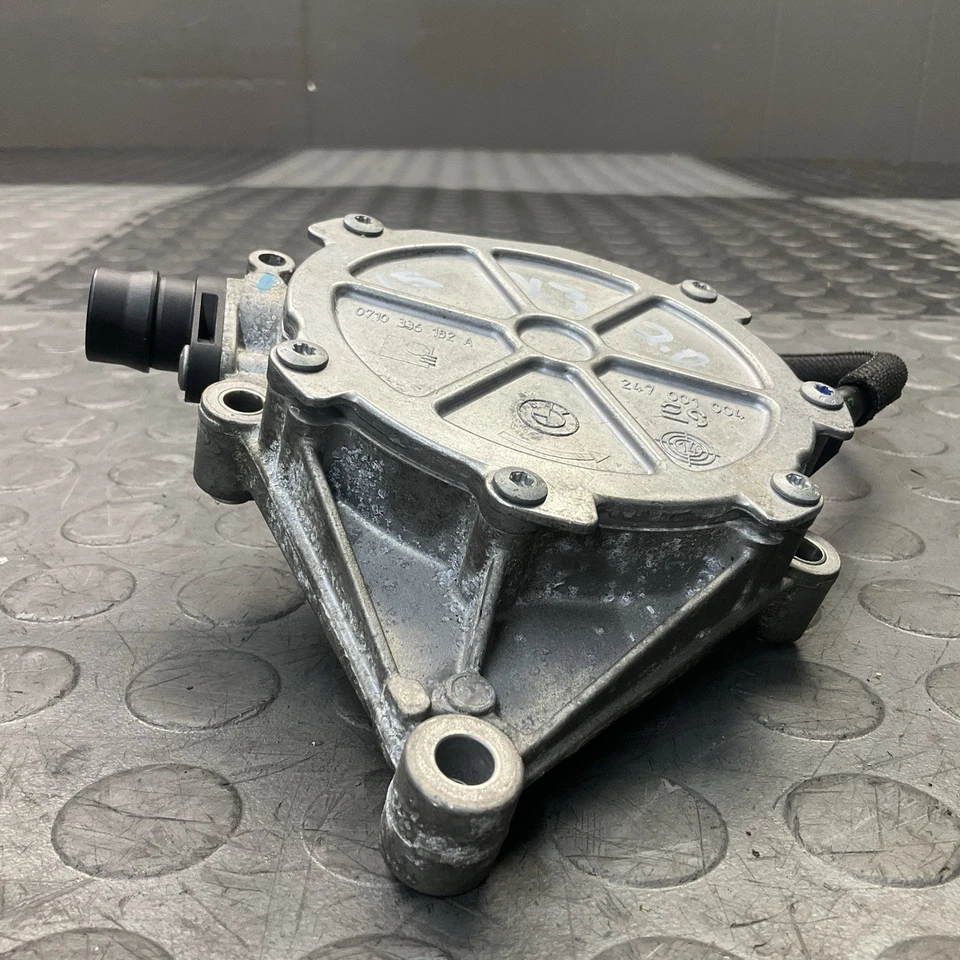 BMW X3 N20 2013-2017 2,0 litros motor bomba de vacío OEM Foto 3 de 4
