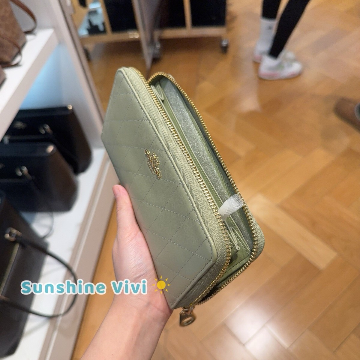 NWT COACH Long Zip Around Wallet With Quilting CEL63 IM/PISTACHIO