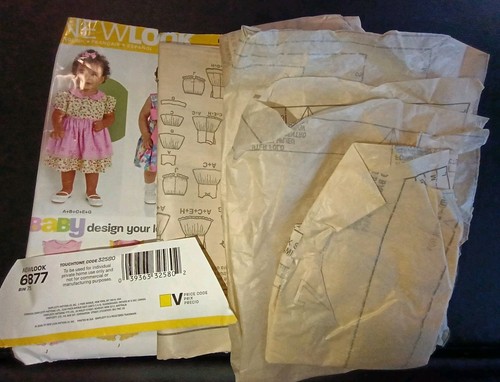 New Look Schnittmuster 6877 Baby Mädchen Kleid Outfit Größe Neugeborene bis 24 Pfund - Bild 3 von 3